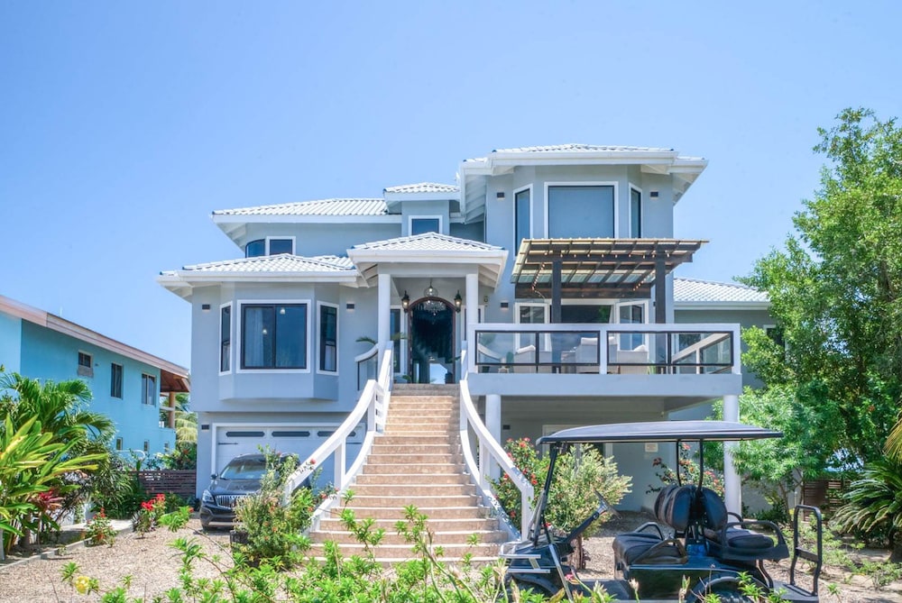 Luxury Oceanfront Villa w 2 Pools Beach Pier