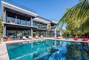 Balam Beach Villa - Modern 4bed Oceanfront w Pool
