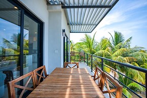 Oceanfront Sunset Gecko Condo - Second Floor 2B