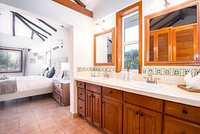 Private Oceanfront 4-bed Villa w Pool on Huge Lot