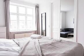 2-bed With Private Balcony