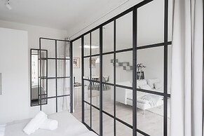 Fantastic Apartment w French Balcony