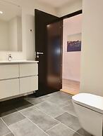 Fantastic Apartment w French Balcony