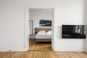 Fantastic 2-bed w Balcony in Charlottenlund
