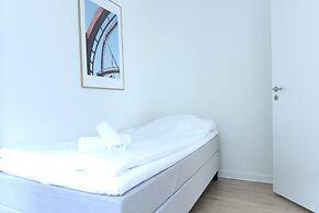 Great 2-bed w Balcony