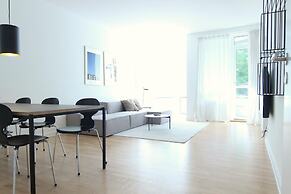 Great 2-bed w Balcony