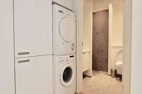 Cool Studio Apartment w Private Terrace - 219