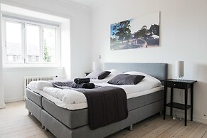 Nice 2-bed in Hellerup w Balcony