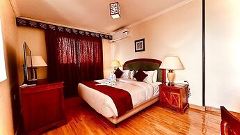Pyramids Tower Inn
