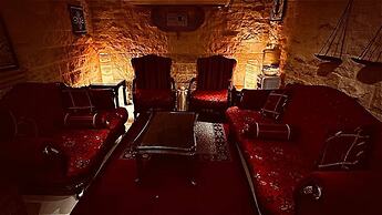 Pyramids Tower Inn