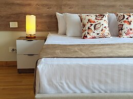 Pyramids Tower Inn