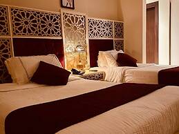Pyramids Tower Inn