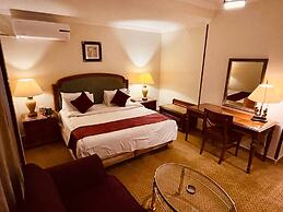Pyramids Tower Inn