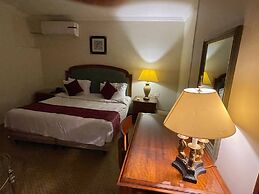 Pyramids Tower Inn