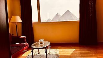 Pyramids Tower Inn