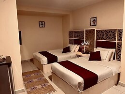 Pyramids Tower Inn