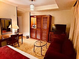Pyramids Tower Inn