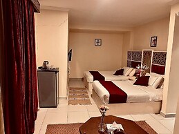 Pyramids Tower Inn