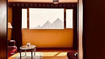 Pyramids Tower Inn