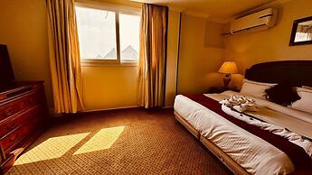 Pyramids Tower Inn