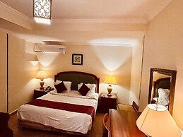 Pyramids Tower Inn