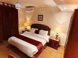 Pyramids Tower Inn