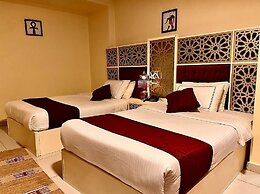 Pyramids Tower Inn