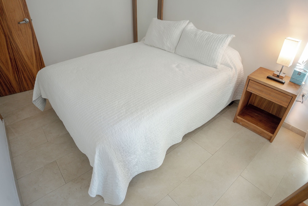 Hotel & Suites Punto Oriente