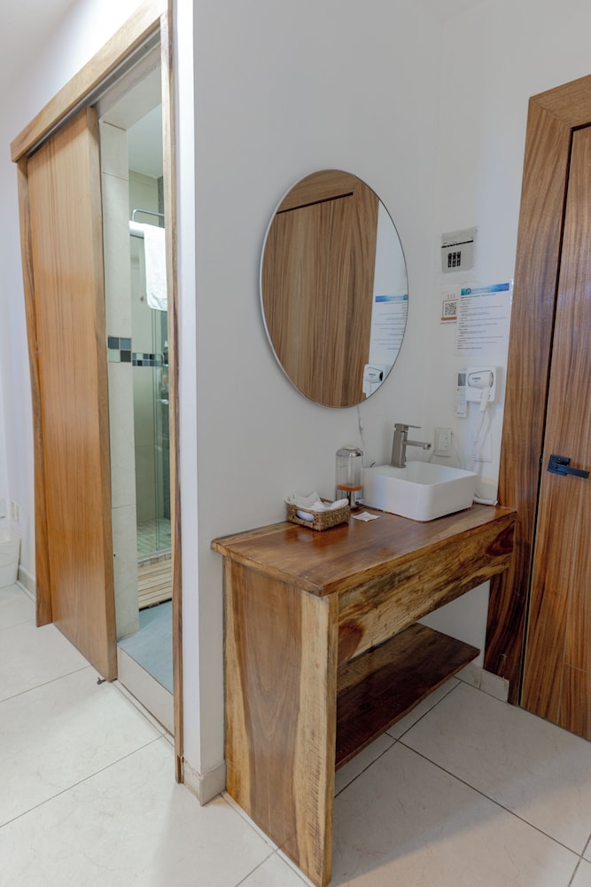 Hotel & Suites Punto Oriente