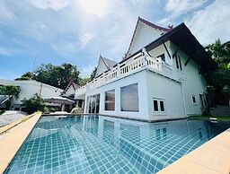 Moonlight Panorama Ocean Villas by RESAVA