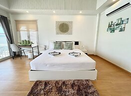 Moonlight Panorama Ocean Villas by RESAVA