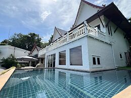 Moonlight Panorama Ocean Villas by RESAVA