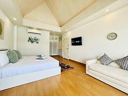 Moonlight Panorama Ocean Villas by RESAVA