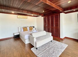 Moonlight Panorama Ocean Villas by RESAVA