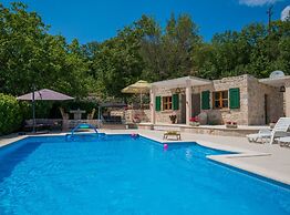 Villa Mia 2