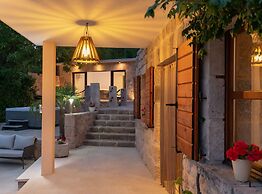 Villa Mia 2