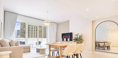 LUX  The JBR Garden View Suite