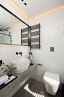 Naus Hotel