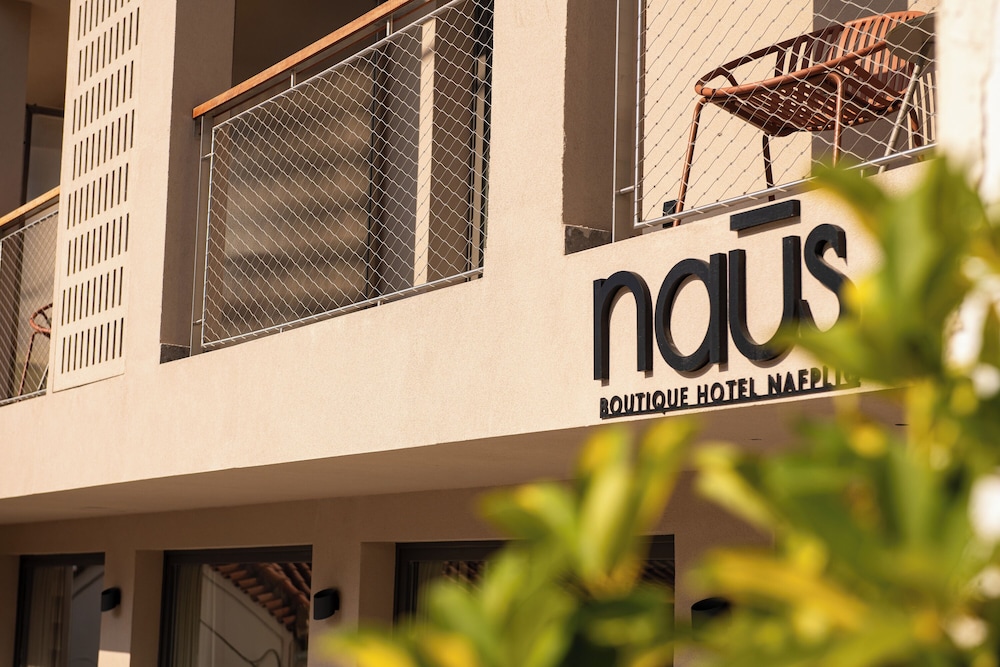 Naus Hotel