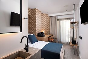 Naus Hotel