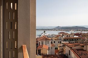 Naus Hotel