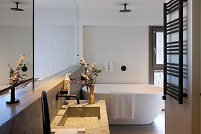 Naus Hotel