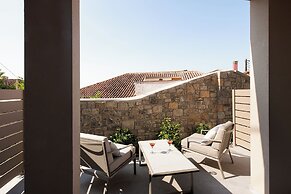 Naus Hotel
