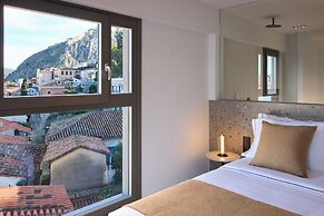 Naus Hotel