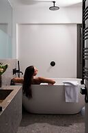 Naus Hotel