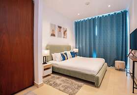 HomesGetaway- 1BR Apt in Marina Gate1