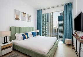 HomesGetaway- 1BR Apt in Marina Gate1