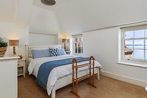 Nash House - Seafront With Parking Close to Town
