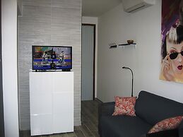 Comfy Flat With Terrace by the Pool