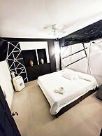 PROMO 18 BDRM Building, Pool+ 5Jacuzzis at Poblado